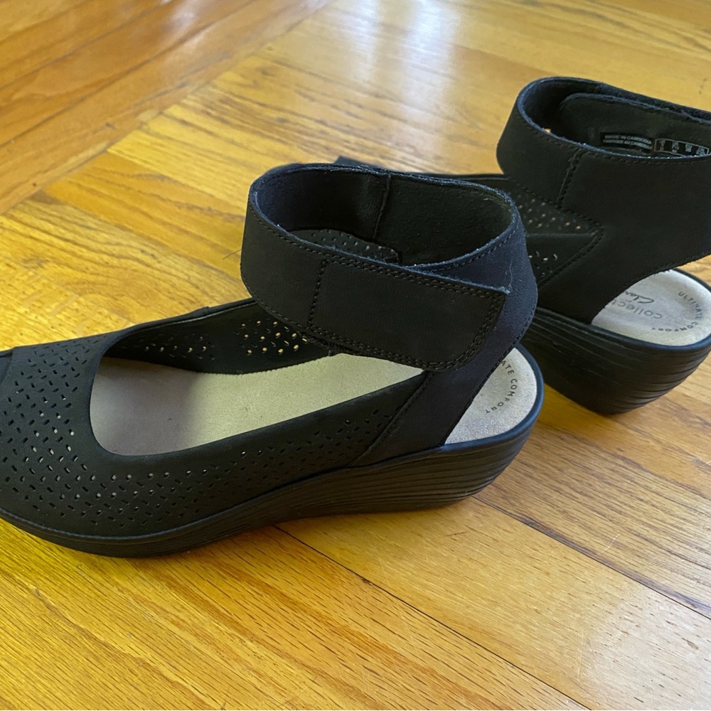 Clark’s Wedge Sandal Ankle-Strap Comfort Shoe - Black - Picture 4 of 7